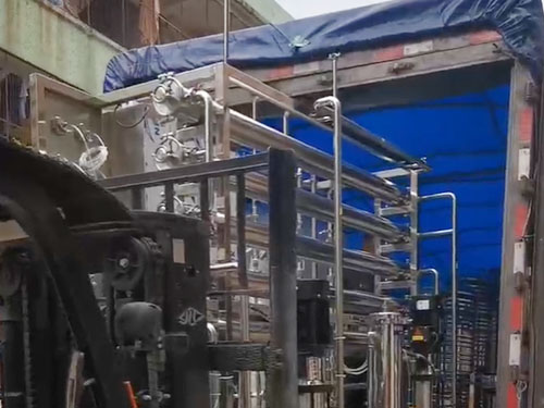整车纯化水设备发货装...